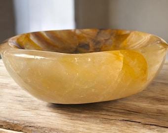 Golden Healer Crystal Altar Bowl – Vessel of Light & Divine Renewal.