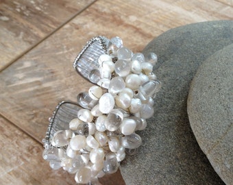 Handmade romantic white and clear freshwater pearl beads bracelet, wedding bracelet