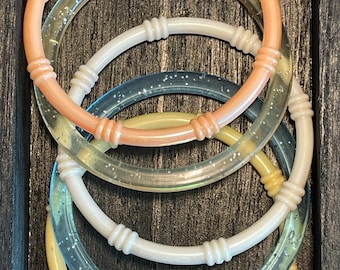 Classic Vintage 80s Plastic Bangles Set of 5