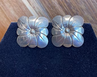 Vintage Sterling Silver Flower Post Earrings