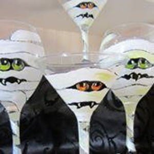 Mummy Martini or Wine Glass. Hand Painted Halloween Decor