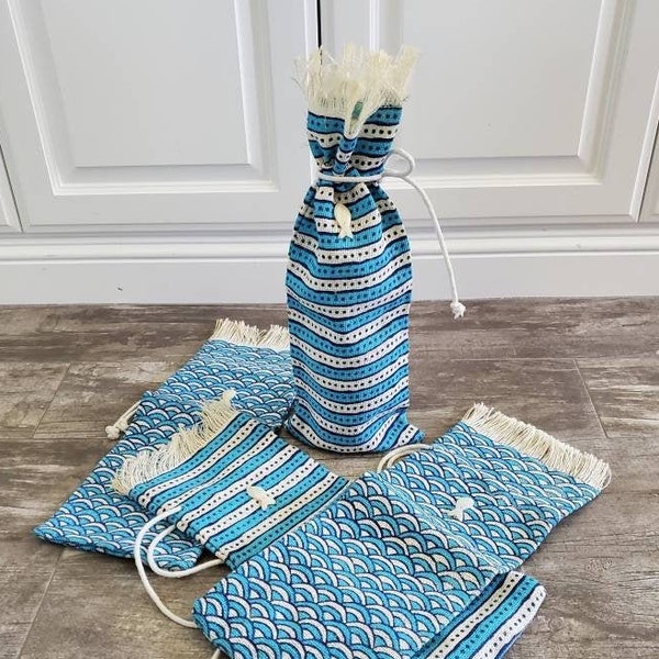 Vintage Burlap Wine Bags / Beach Theme Party Bags / Wine Bottle Holder Gift Bags / Two's Company Blue Jute Drawstring Bag  / Hostess Gifts
