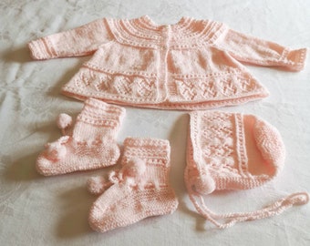 Bringing home baby/baby shower gift/coming home outfit /take home out /sweater set/booties/baby bonnet/cardigan /baby gift