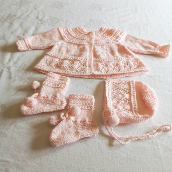Bringing home baby/baby shower gift/coming home outfit /take home out /sweater set/booties/baby bonnet/cardigan /baby gift