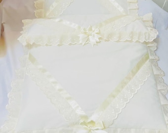Pram Quilt set will fit Silver Cross Balmoral size, Cream Lace and ribbon Perfect gift Ready to post !