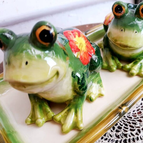 Salt and Pepper Frogs Novelty Vintage Ceramic with Tray - Ready to Hop Your Way :)