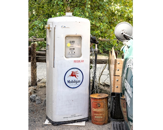 Vintage mobil hotsell gas pump