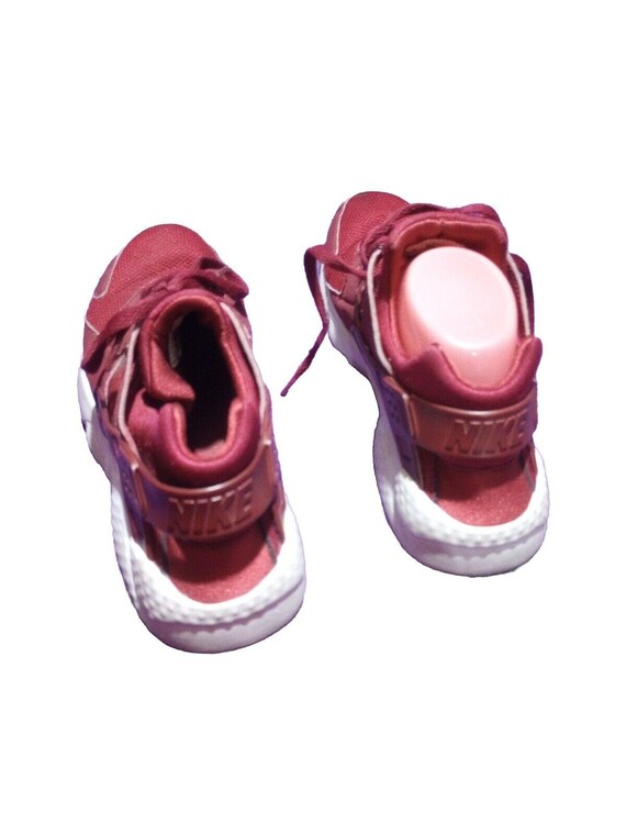 burgundy huaraches grade school