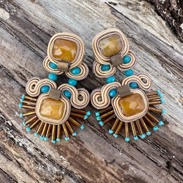 Medium soutache earrings in beige and turquoise colors. Personalized handmade jewelry for events. Embroidered luxury jewelry. gift for mom