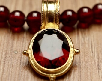 Violetta Garnet Necklace