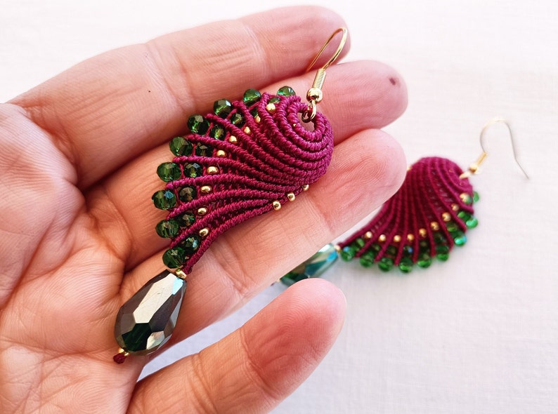 Wing-shaped macramé earrings in wine and dark green colours, macramé jewellery, pendant earrings, Italian jewellery, Christmas gift image 1