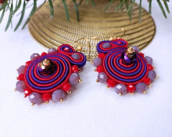 Boucles d’oreilles soutache rouges et violettes, cristaux et perles, bijoux soutache, boucles d’oreilles rondes pendantes, cadeau de noël femme, boucles d’oreilles italiennes