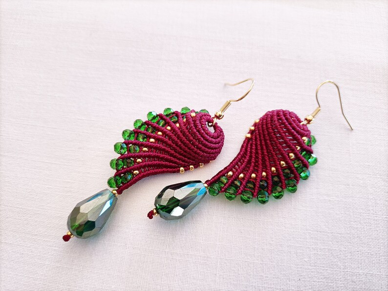 Wing-shaped macramé earrings in wine and dark green colours, macramé jewellery, pendant earrings, Italian jewellery, Christmas gift image 2