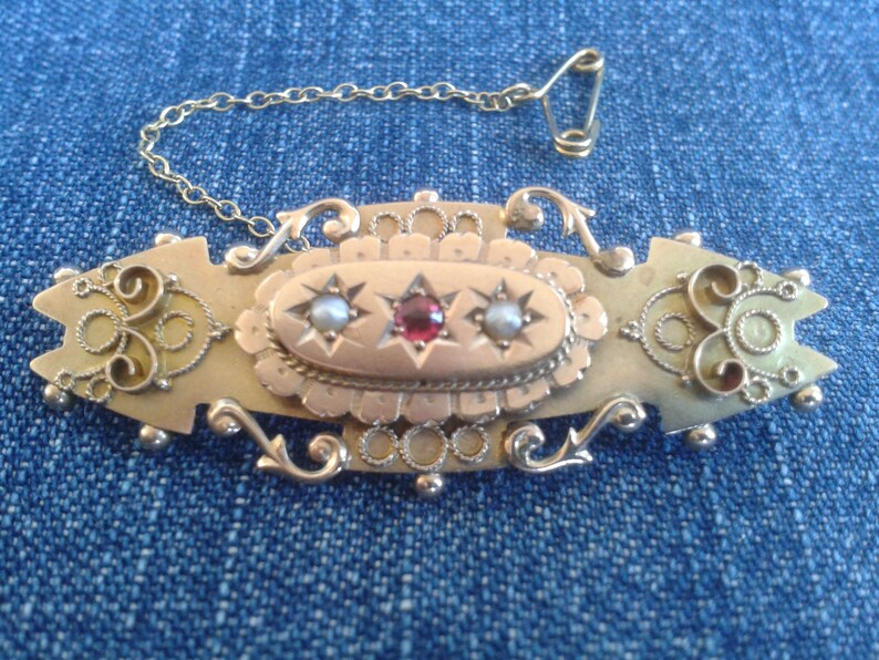 Stunning Edwardian 9ct Gold Panel Brooch