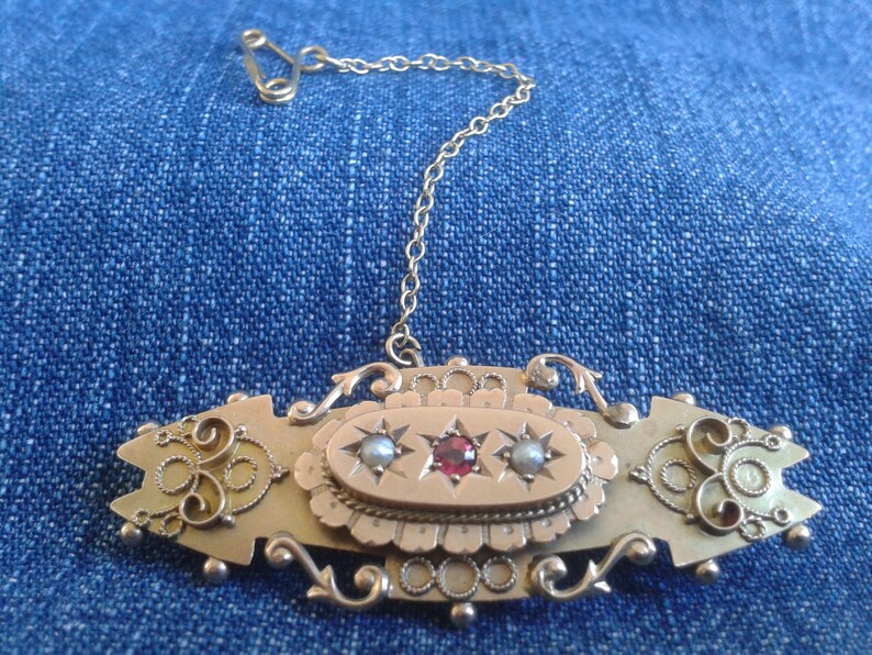 Stunning Edwardian 9ct Gold Panel Brooch