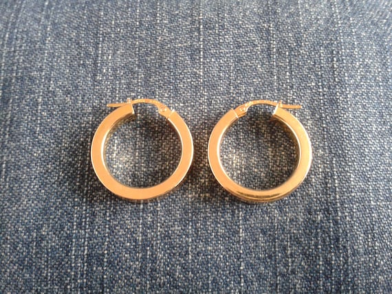 Beautiful 9ct Gold Hoop Earrings