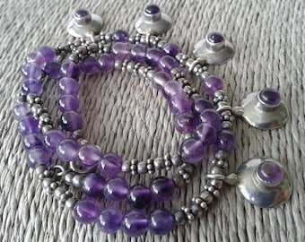Exquisito Collar de Amatista con Colgantes de Plata de Ley