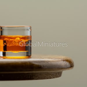 Puppenhaus Miniaturen Kristall klare Glaswaren Schnapsglas von Iced Scotch Whisky Alkoholische Getränke Bar und Party Getränke Dekoration