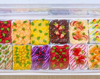 Miniature Ice Cream Tubs, 1:6 Scale, Dollhouse Dessert Display, Realistic Clay Food with Cooler