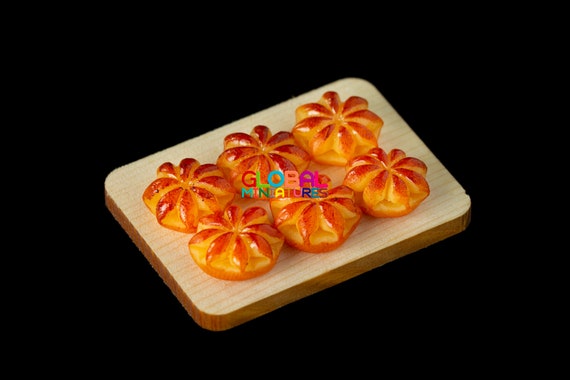 Dollhouse Miniatures Set of Flower-shaped Bread on Wooden Board