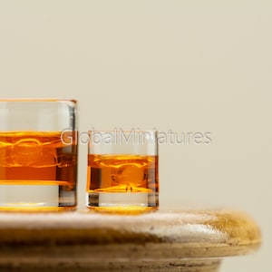 Puppenhaus Miniaturen Kristall klare Glaswaren Set von Schnapsglas von Iced Scotch Whisky alkoholische Getränke Bar und Party Getränke Dekoration