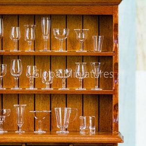Puppenhaus Miniaturen Komplette Sammlung von kristallklaren Glaswaren Wein und Champagner Glas Bar Party Dekoration