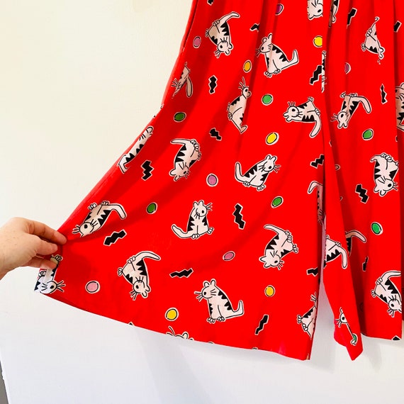 Vintage 1980s culottes pants red cat print medium… - image 4