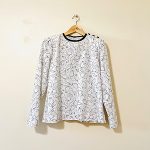 Vintage 1960s blouse mod floral black & white flower long sleeve XS