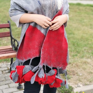 Felted shawl in red and grey. Rose scarf, oversize blanket, gift for her, wool wrap with flowers, woman cape
