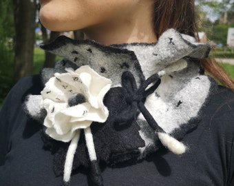 Woman ruffle scarf. White, black, grey wavy neck warmer.  Neck ruff with flower. Merino wool scarf. Wet felted collar for woman