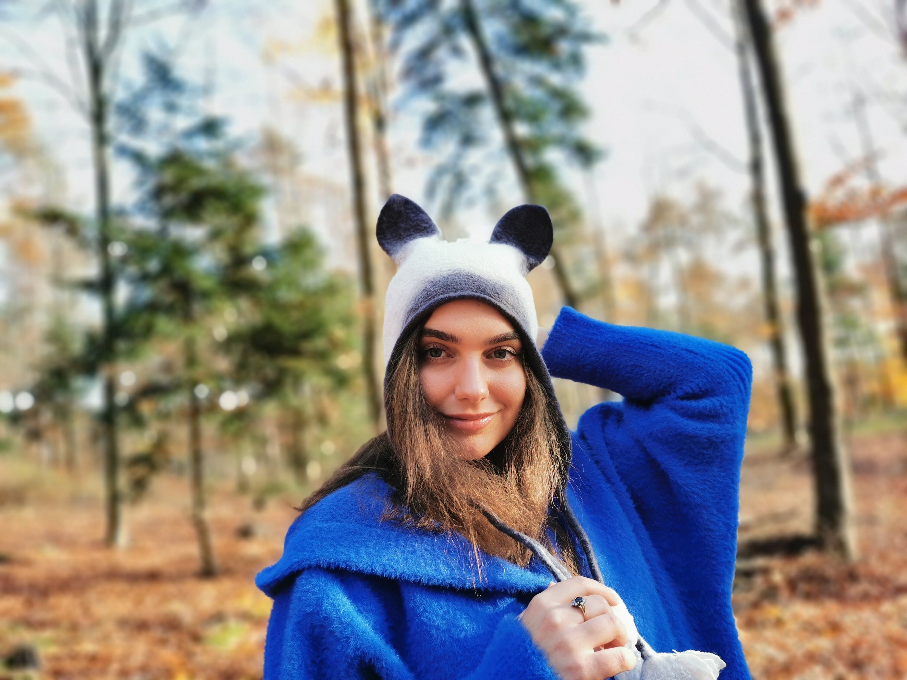 Grey and white cat hat, ear flap cap, winter girls beanie with ears and flower tassels, perfect Christmas gift. Wool hat for her.