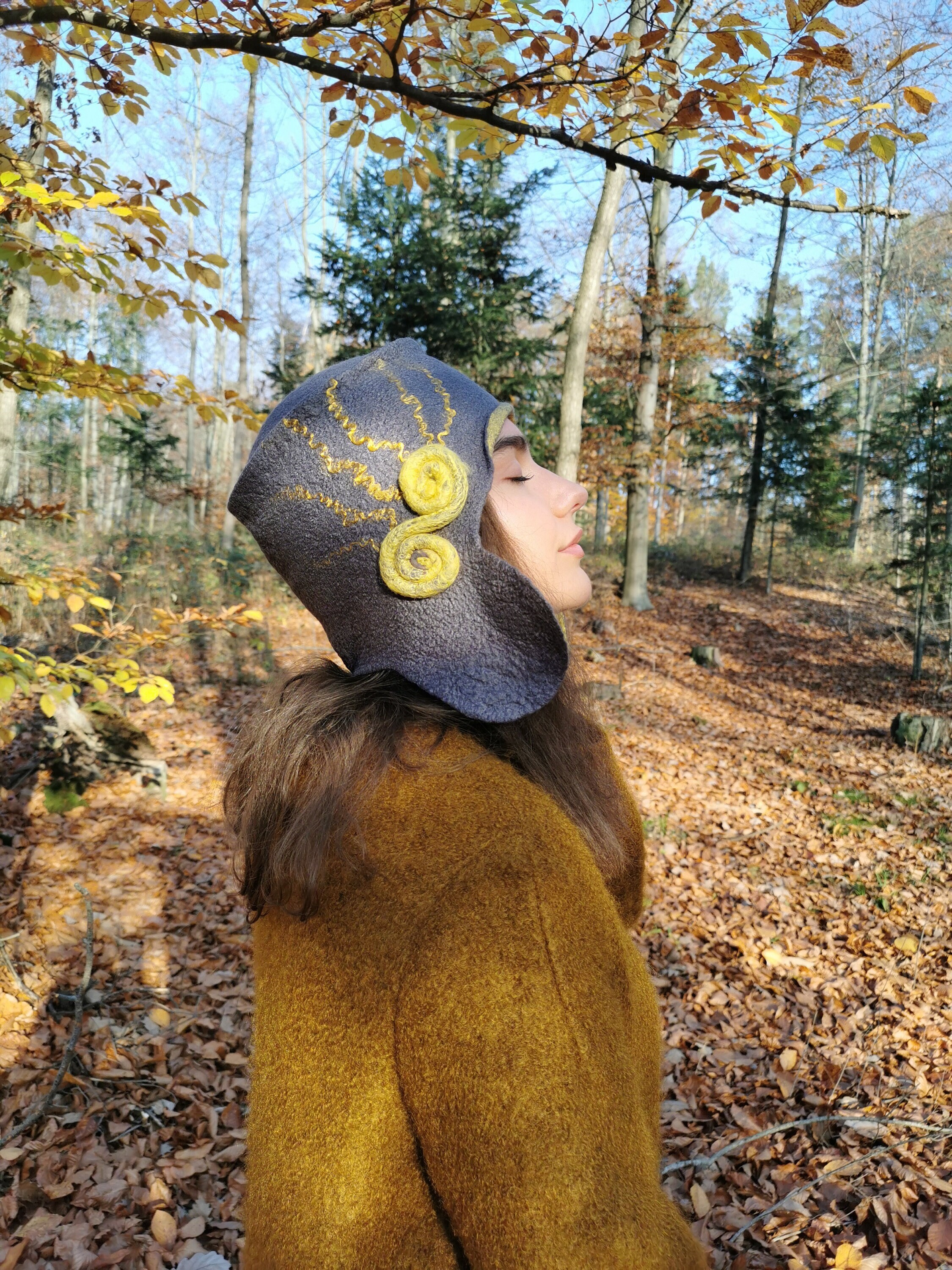 ? Wool Gold Metal Tone Decor Winter Hat il_fullxfull.4381090916_8dbd.jpg main image 2