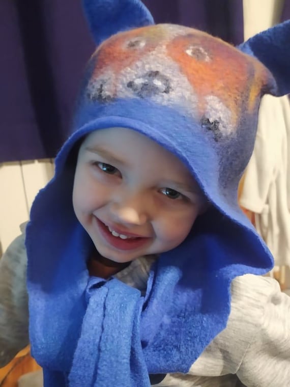 Children's hat with scarf attached sale