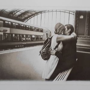 Disegno a matita da foto Ritratto personalizzato Illustrazione in bianco e nero Regalo di San Valentino Disegno su commissione Foto Viaggio