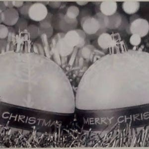 Natale Disegno di Natale Palline Albero Luci di Natale Disegno iperrealistico da foto in bianco e nero Biglietto Auguri Regalo di Natale