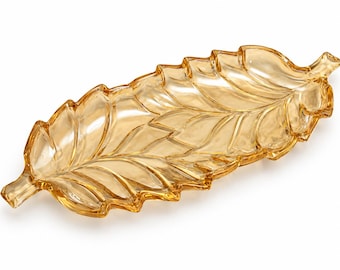 Plato de servir vintage de cristal ámbar con forma de hoja