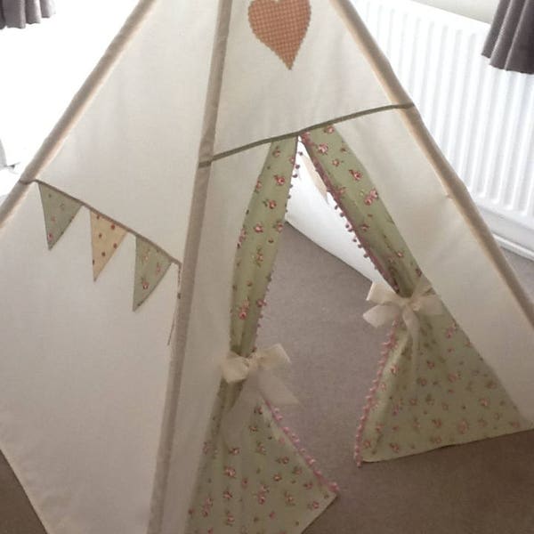 Beautiful Handmade Girls pink/green Teepee/wigwam/playtent