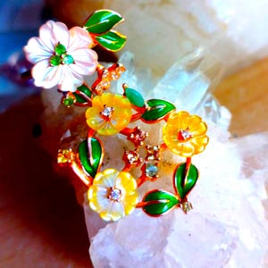 mother of pearl roses with natural multicolor sapphire and tsavorite garnet 925 silver sterling rose golden plate 4 cm long pendant and ring