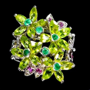 3 cm lång ring storlek 8 med naturlig peridot, smaragdrodolit 925 silver sterling