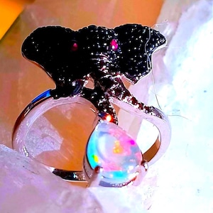 bel éléphant avec opale d'Éthiopie naturelle, rubis et spinelle noir bague en argent sterling 925 taille 7 3/4