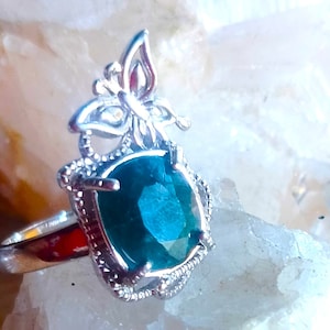 Anello in argento sterling 925 con grandidierite naturale diam. 10 mm, misura 9