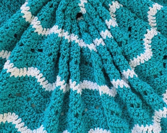 Crochet baby blanket - peacock crochet baby blanket - blue baby blanket - pretty baby bedding - baby girl nursery decor - baby shower gift