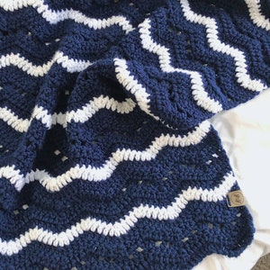 Crochet baby blanket - crochet navy baby blanket - navy blue baby blanket - navy baby bedding - baby boy nursery decor - baby shower gift