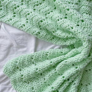 Crochet baby blanket, baby afghan, green baby blanket, baby shower gift, newborn blanket, baby boy blanket, baby girl blanket, mint green