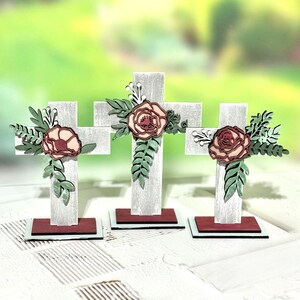 Conjunto de cruzes florais em camadas de 3 suportes de prateleira Download digital SVG para Glowforge ou laser para material de 1/8 ”e 1/4” Não é um item físico