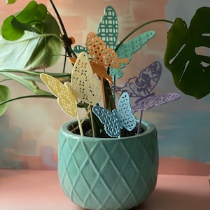 Conjunto de estacas de jardim borboleta estilo fazenda 3D com 5 SVG download digital para Glowforge ou laser para material de 1/8 "apenas não é um item físico