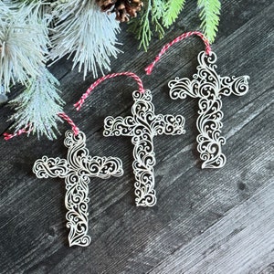 Swirly Cross Christmas Ornaments Set de 3 SVG Descarga digital para Glowforge o Laser -No es un artículo físico Leer descripción del artículo