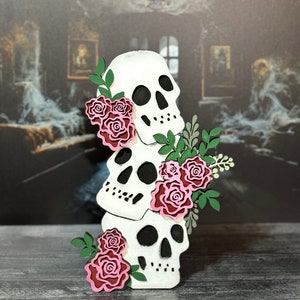 Floral gestapelte Schädel Shelf Sitter oder Leaner SVG Digital Download für Glowforge oder Laser -Ständer NICHT enthalten -kein physischer Gegenstand