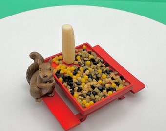 Miniature Squirrel with Feeder and Corn Cob for Miniverse