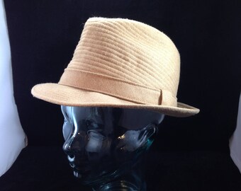 Vintage London Fog Fedora Pattern L3134  Camel Color Size 7 1/8    04099